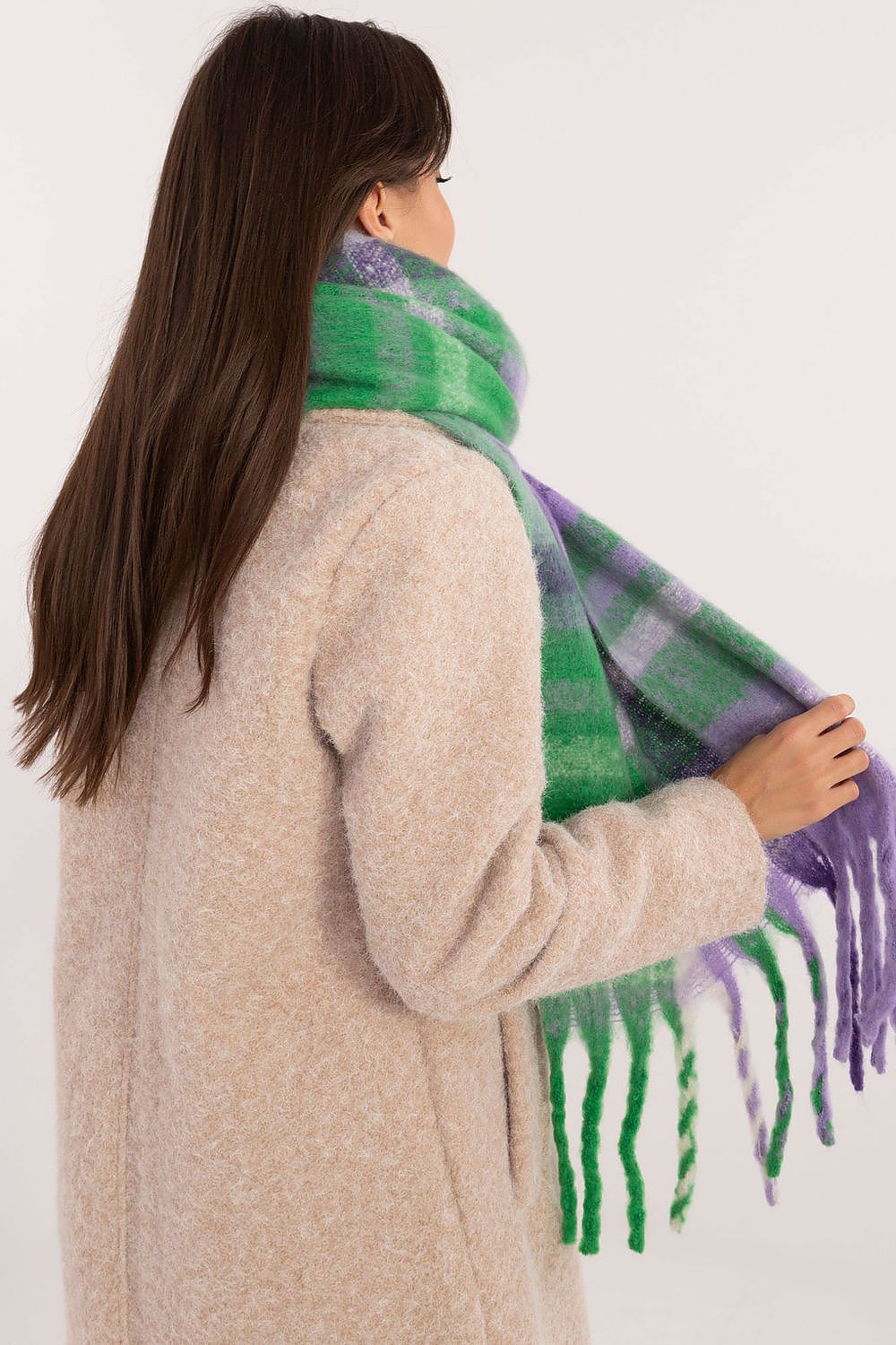  Shawl model 203169 AT 