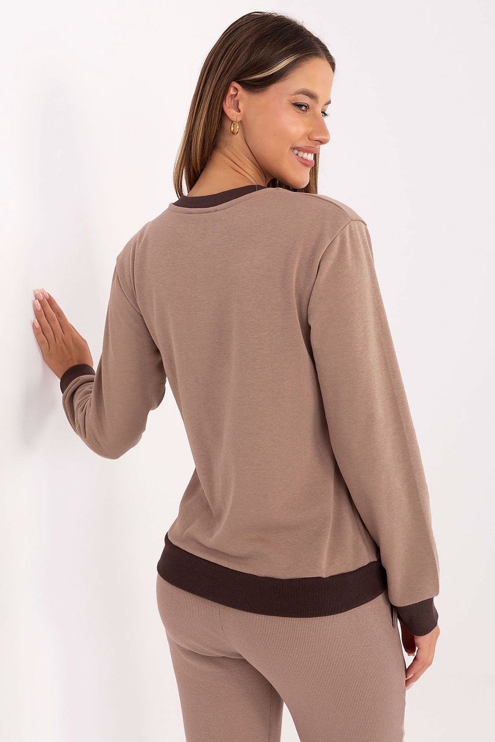  Sweatshirt model 217305 Relevance 